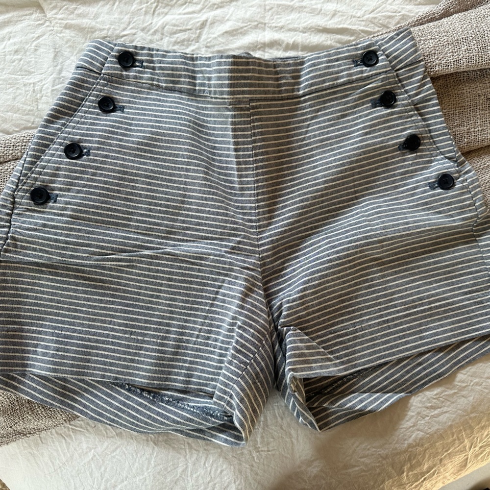 BANANA REPUBLIC SHORTS